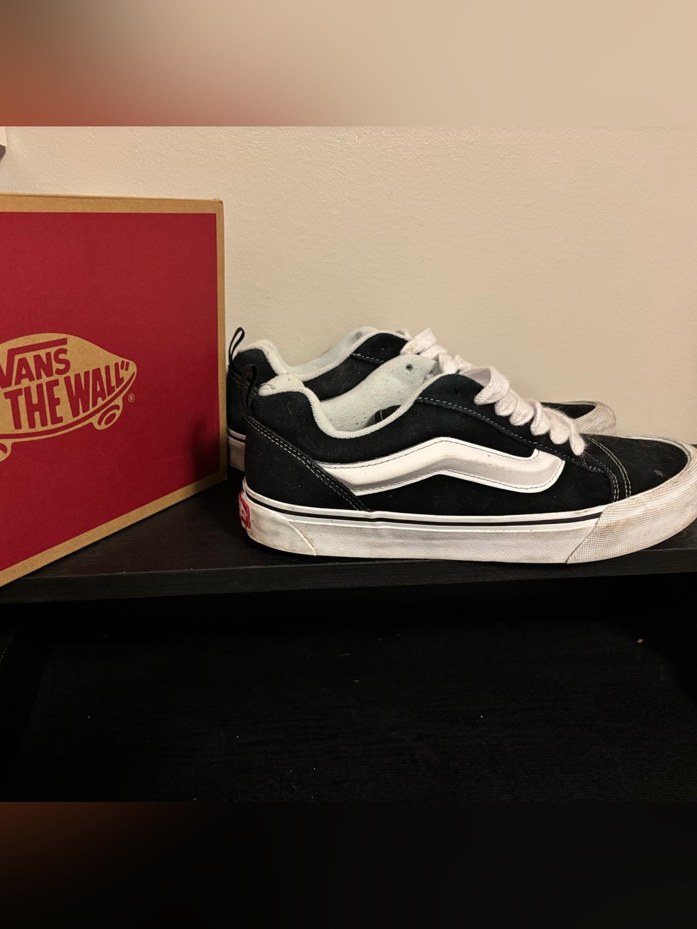 Vans “Knu Skool” White and black